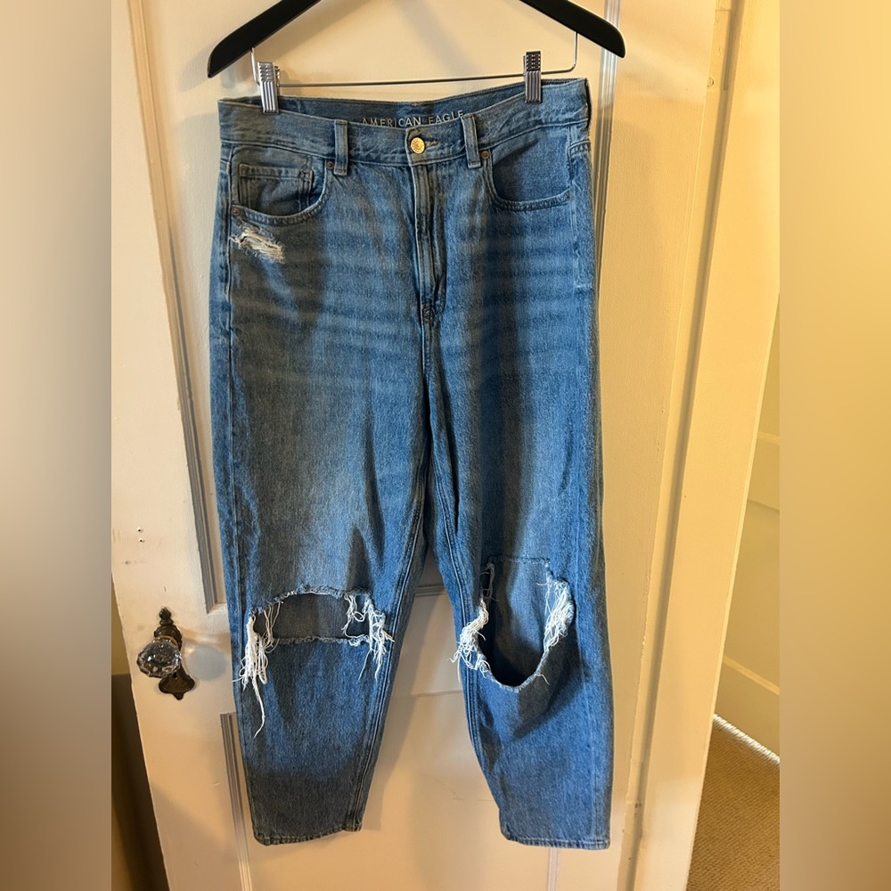 American Eagle Outfitters Women's Ripped Blue Relaxed Mom Jean